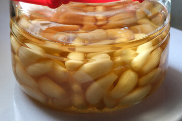 ガラス瓶につけたラッキョ