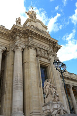 Obraz premium Façade du Grand Palais à Paris