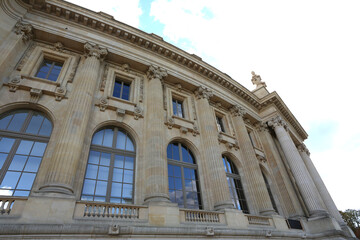 Façade du Grand Palais à Paris