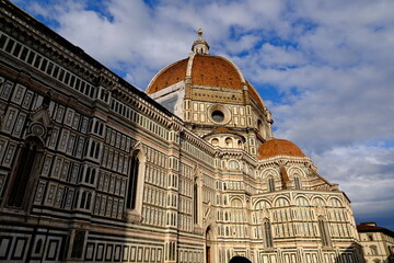 Fototapeta premium Florence Cathedral exterior under sunlight
