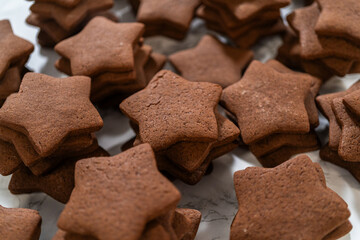 Perfectly Icing Star Cookies with Royal Icing