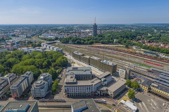 Ausblick auf die schw&auml;bische Bezirkshauptstadt Augsburg rund um Hauptbahnhof und Bahnhofstra&szlig;e