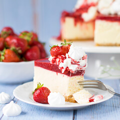 Eton Mess Cheesecake with Strawberries and Meringue &ndash; Homemade Dessert Elegance