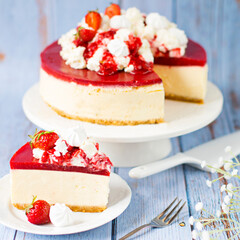 Eton Mess Cheesecake with Strawberries and Meringue – Homemade Dessert Elegance