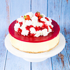 Eton Mess Cheesecake with Strawberries and Meringue &ndash; Homemade Dessert Elegance