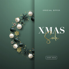 Elegant Xmas wreath design featuring festive ornaments