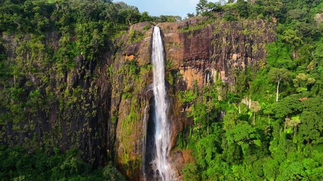 diyaluma water falls sri lanka drone footage 