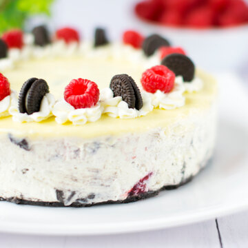 Oreo Cheesecake with White Chocolate and Raspberries &ndash; Homemade Dessert