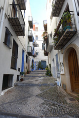 Obraz premium street and corners of old town of PeÃ±iscola; Castellon de la Plana; Valencian community ,Spain