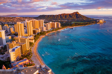 Waikiki Beach Skyline at Sunset with Diamond Head © Kyo46