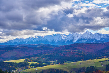 widok ze Spiszu na Tatry © anix