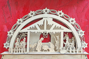 une crèche de bois artisanale