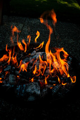 Lagerfeuer in der Feuerschale