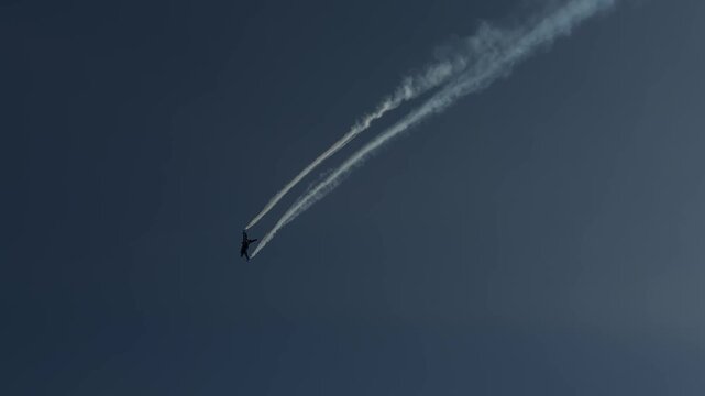 F16 Jet Aerobatics
