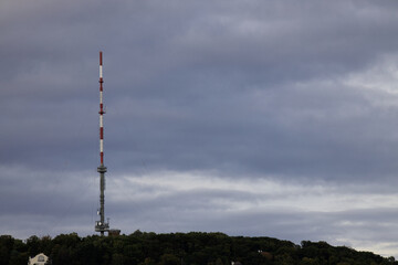 Antenna on top of a hill, electromagnetic waves
