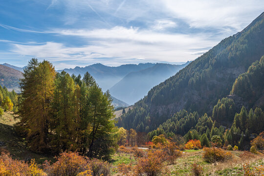 Nel vallone di Colombata (Acceglio-Valle Maira) in un pomeriggio di autunno