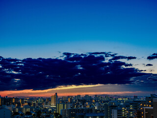 都市の夜明け　神戸市東灘区のビルの高層より芦屋大阪方面の景観