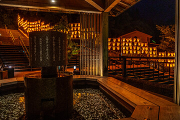 金沢・湯涌温泉の足湯とぼんぼり