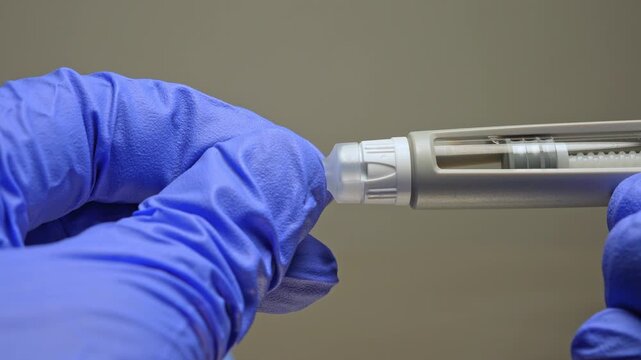 Semaglutide medication pen injector. GLP-1 drug to treat type 2 diabetes manage long-term weight and reduce risk of major cardiovascular events. 