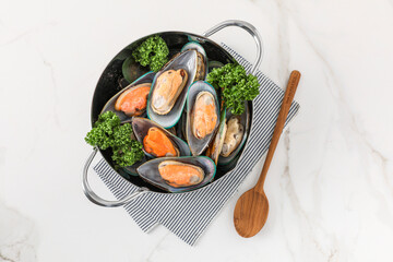 여러개의 삶은 홍합