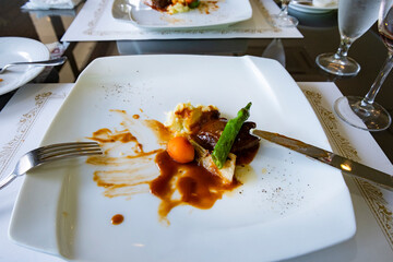 牛フィレステーキを食べる_テーブルマナー