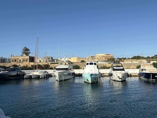 Fototapeta premium Côte rocheuse au coucher du soleil