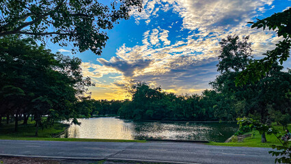 The atmosphere in Phutthamonthon Sai 4 Park in the evening is very comfortable.