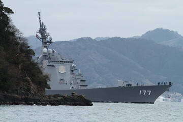 現われた護衛艦あたご