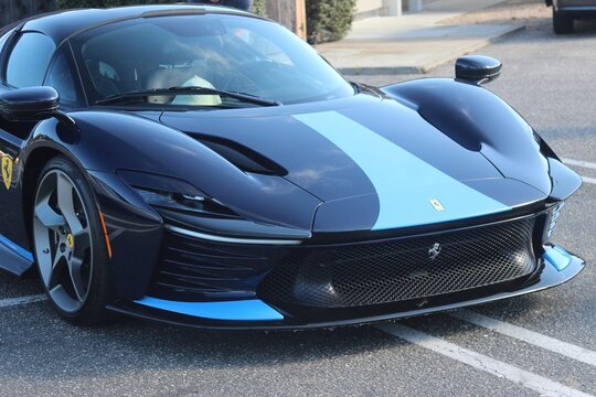 Daytona SP3 Luxury carbon fiber ferrari supercar