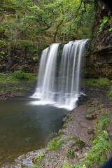 Obraz premium Waterfall at Sgwd Clun-Gwyn waterfalls park