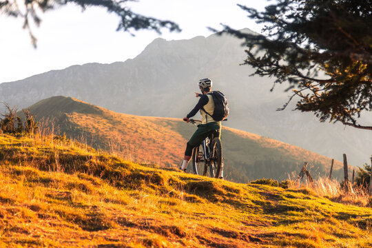 Emtb ride in Pyrenees. autumn color ride
