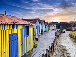 Des cabanes de pêcheurs typiques de la côte atlantique en France © Cyril PAPOT