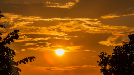 Sonnengoldener Sonnenuntergang