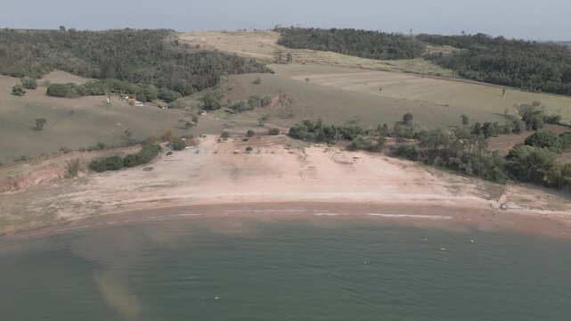 Represa Lago Lagoa Paranapanema &Aacute;gua Paisagem Praia Prainha Piraju Interior S&atilde;o Paulo Brasil Natureza Litoral Doce Ver&atilde;o Turismo Viagem Beira &Aacute;gua C&ecirc;nico Tropical Horizonte Azul Reflexo Costeira
