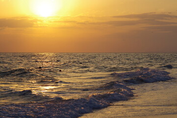 Obraz premium Sunset over the sea