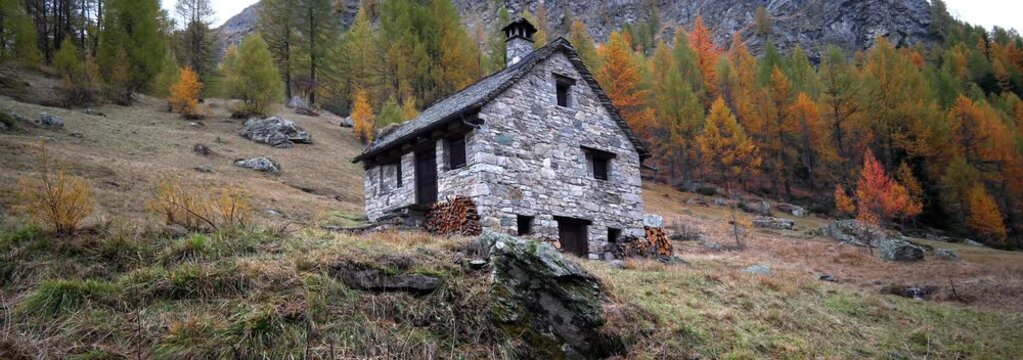 Anamorphic Lens - Autumn landscape in Crampiolo on Alpe Devero, Italy