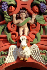 Detalle decorativo de la fachada de la iglesia 