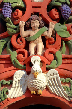 Detalle decorativo de la fachada de la iglesia "De la Merced" en Atlixco, Puebla, M&eacute;xico. Siglo XVIII. Barroco Mexicano.
