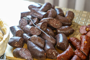 Deska z daniami mięsnymi - wędliny w plastrach 