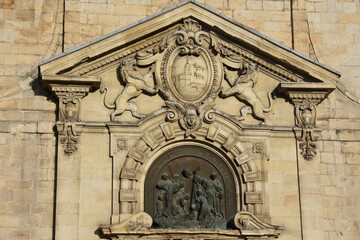 Obraz premium église San Nicolás detail, les deux lions Bilbao, Espagne
