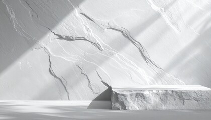 マットなソフトグレーの石素材背景 穏やかな陰影とサイドライト