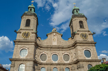 Fototapeta premium Baroque Cathedral of St. James in Innsbruck, Austria