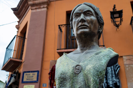 Dolores Hidalgo, Mexico &ndash; January 10, 2025: Bronze bust of Josefa Ortiz de Dominguez at corner of main square