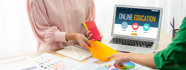 E-learning website with brisk sofware for student to study online on the internet network