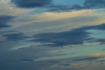 絵画のような空