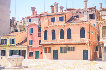 船の上から見るイタリア・ベネチアの街の風景