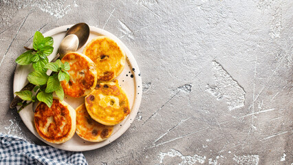 baked potato with salmon
