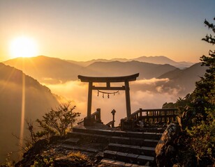 夕日の中の山頂の鳥居