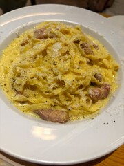 トロトロクリームのカルボナーラ