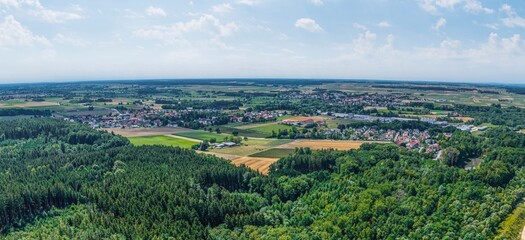 Ausblick auf die Gemeinde Kötz nahe Günzburg in Bayerisch-Schwaben